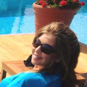 Meet your Posher, Roxanne